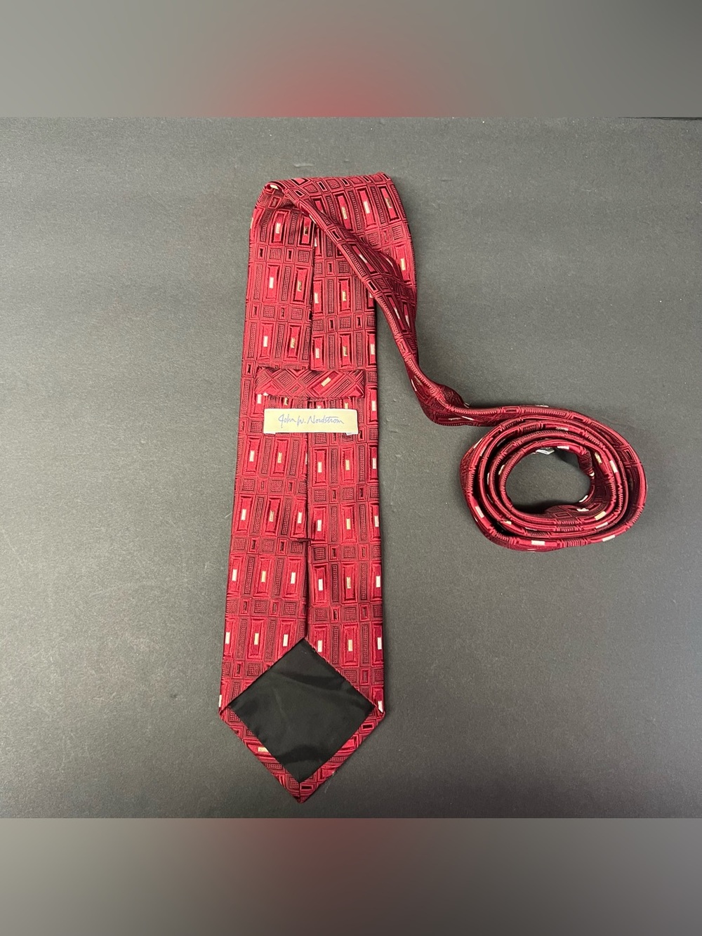 John W. Nordstrom Mens Dark Red & Silver Geometric Italian Silk Jacquard Tie